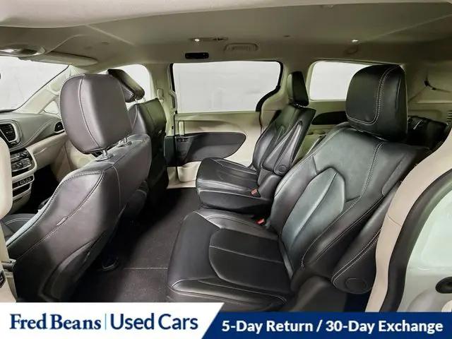 2024 Chrysler Pacifica Hybrid Select