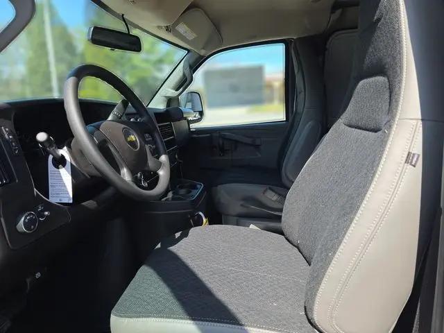 2026 Chevrolet Express Cargo Van 2500 Regular Wheelbase, WT, RWD