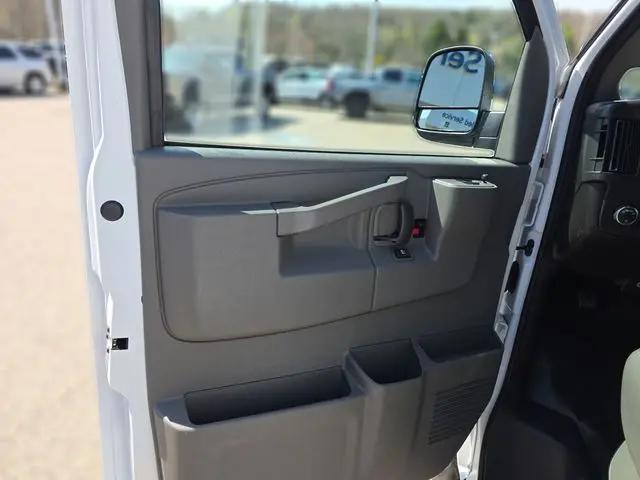 2026 Chevrolet Express Cargo Van 2500 Regular Wheelbase, WT, RWD