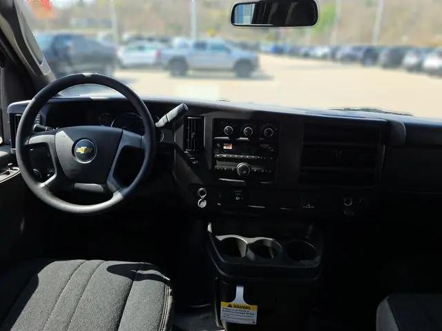 2026 Chevrolet Express Cargo Van 2500 Regular Wheelbase, WT, RWD