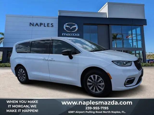 2024 Chrysler Pacifica Hybrid Select for sale in Naples, FL