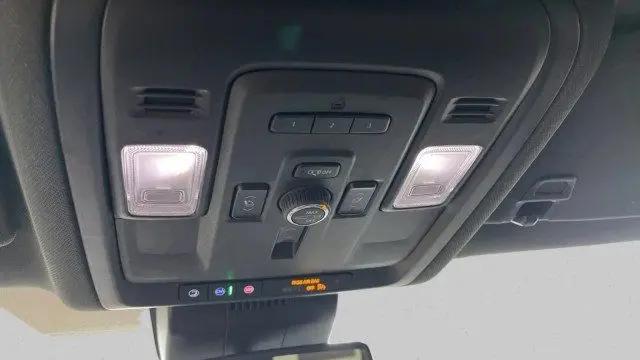 2023 Chevrolet Suburban 2WD Premier