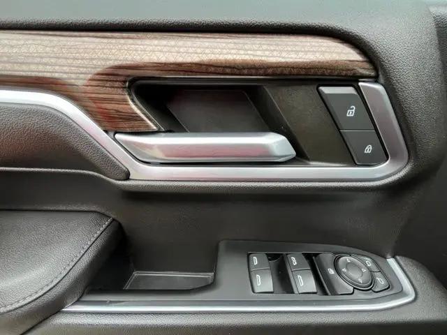 2022 Chevrolet Silverado 1500 4WD Crew Cab Standard Bed LT