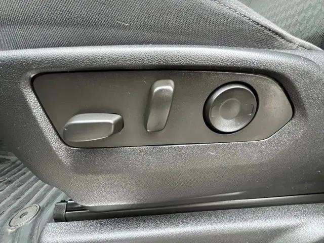 2022 Chevrolet Silverado 1500 4WD Crew Cab Standard Bed LT