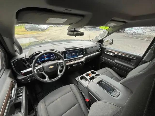 2022 Chevrolet Silverado 1500 4WD Crew Cab Standard Bed LT