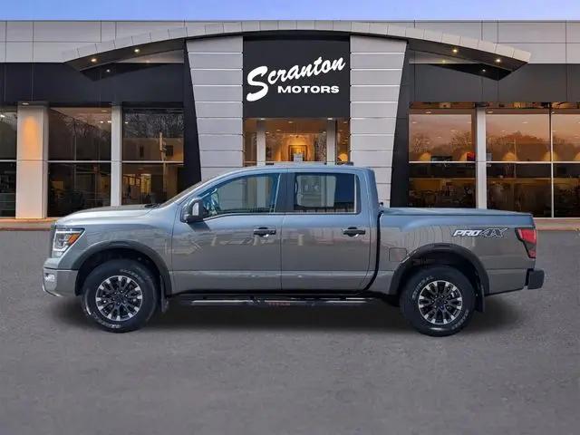 2022 Nissan Titan Crew Cab PRO-4X 4x4