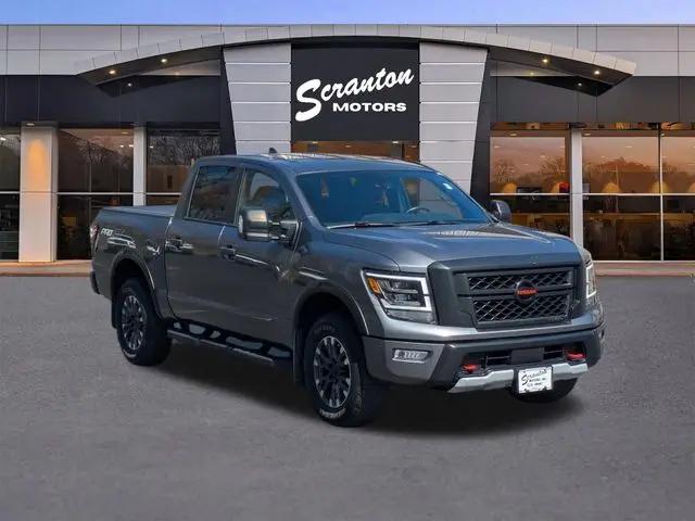 2022 Nissan Titan Crew Cab PRO-4X 4x4
