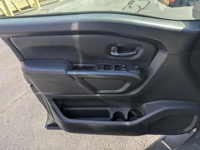 2022 Nissan Titan Crew Cab PRO-4X 4x4
