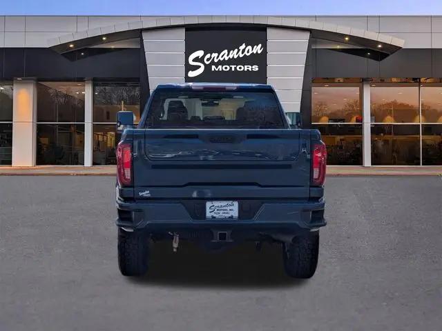 2022 GMC Sierra 2500HD 4WD Crew Cab Standard Bed AT4