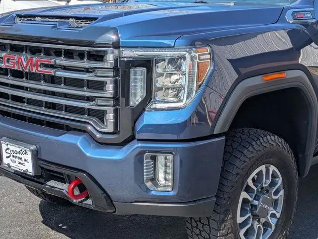 2022 GMC Sierra 2500HD 4WD Crew Cab Standard Bed AT4
