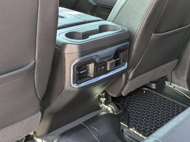 2022 GMC Sierra 2500HD 4WD Crew Cab Standard Bed AT4