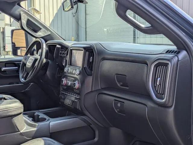 2022 GMC Sierra 2500HD 4WD Crew Cab Standard Bed AT4