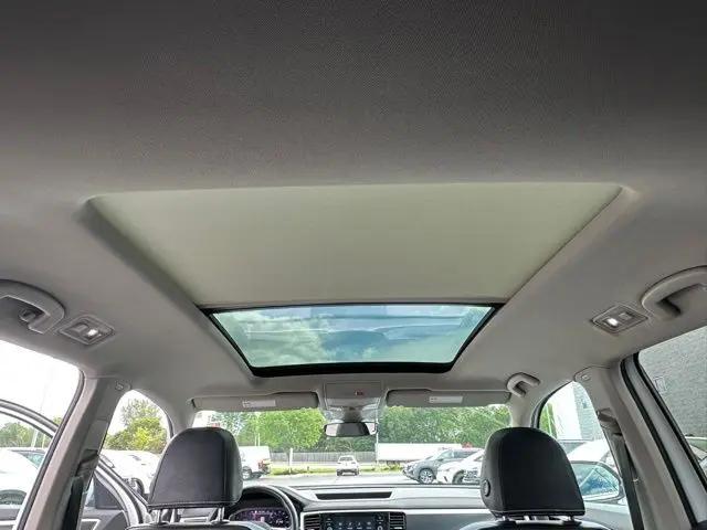 2023 Volkswagen Atlas 3.6L V6 SEL Premium R-Line