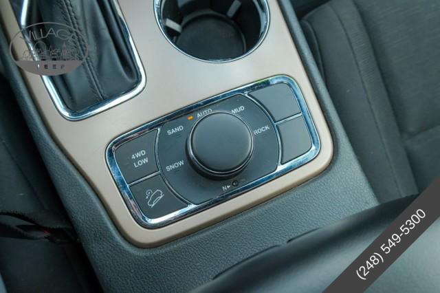 2017 Jeep Grand Cherokee Laredo 4x4