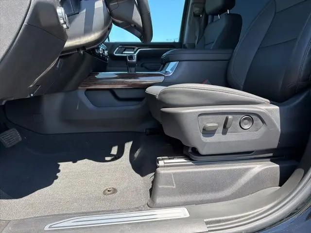 2025 GMC Sierra 1500 4WD Crew Cab Short Box Elevation with 3SB