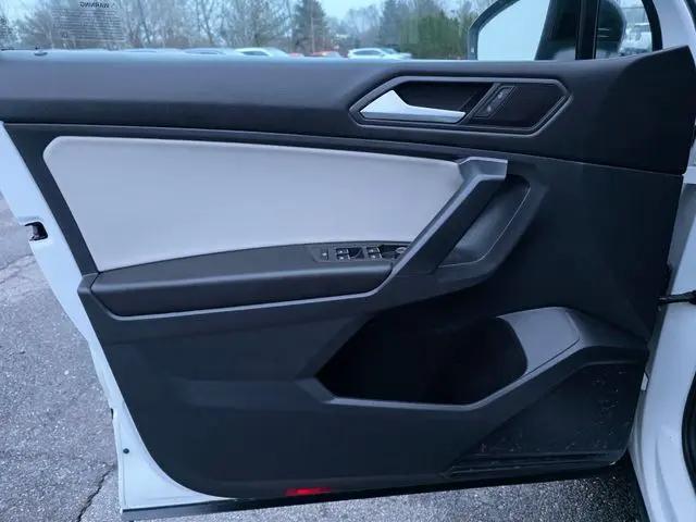 2021 Volkswagen Tiguan 2.0T SE R-Line Black