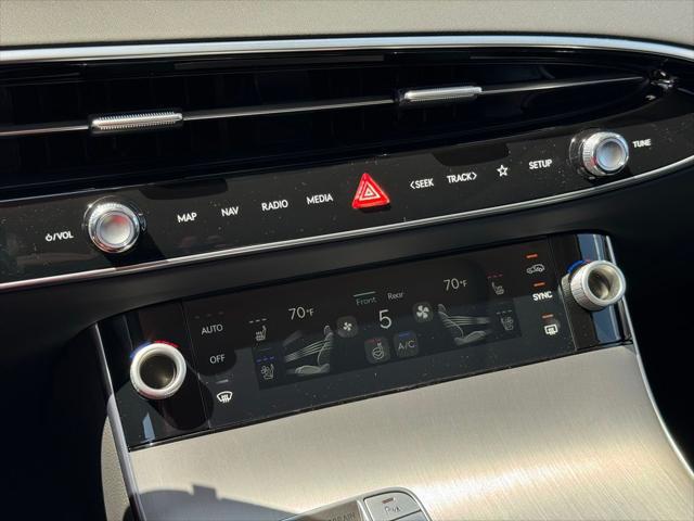 2026 Genesis GV70 2.5T Advanced