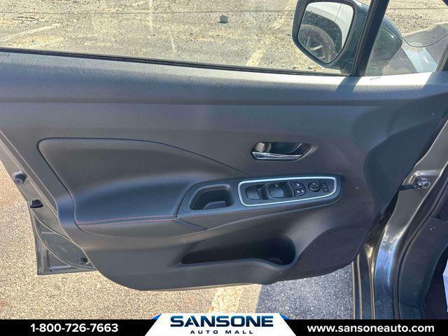 2025 Nissan Versa 1.6 SR