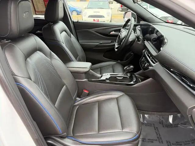 2024 Buick NV Sport Touring FWD