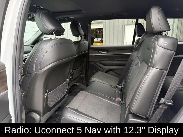 2026 Jeep Grand Cherokee L Altitude 4x4