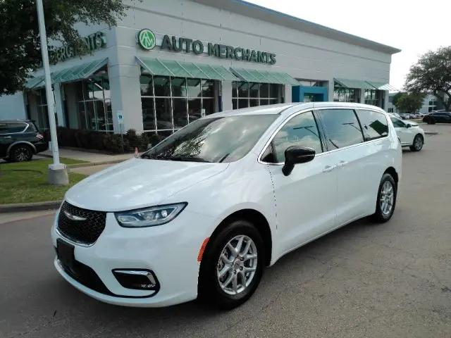 2025 Chrysler Pacifica Select for sale in Plano, TX