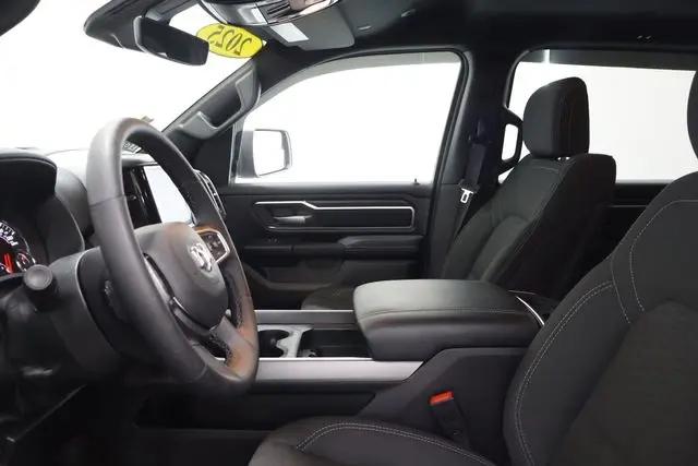 2025 Ram 1500 Big Horn Crew Cab 4x4 5'7" Box