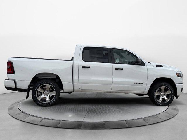 2026 Ram 1500 Express Crew Cab 4x4 57 Box