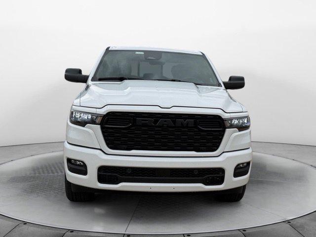 2026 Ram 1500 Express Crew Cab 4x4 57 Box