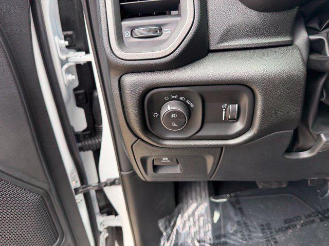 2026 Ram 1500 Express Crew Cab 4x4 57 Box