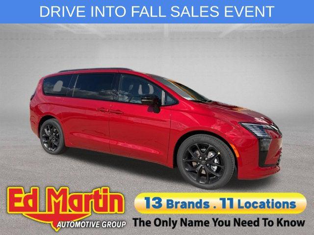 2027 Chrysler Pacifica Limited for sale in Anderson, IN