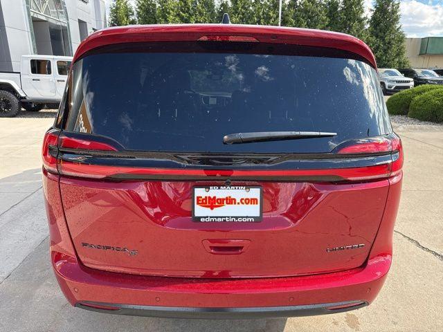 2027 Chrysler Pacifica Limited