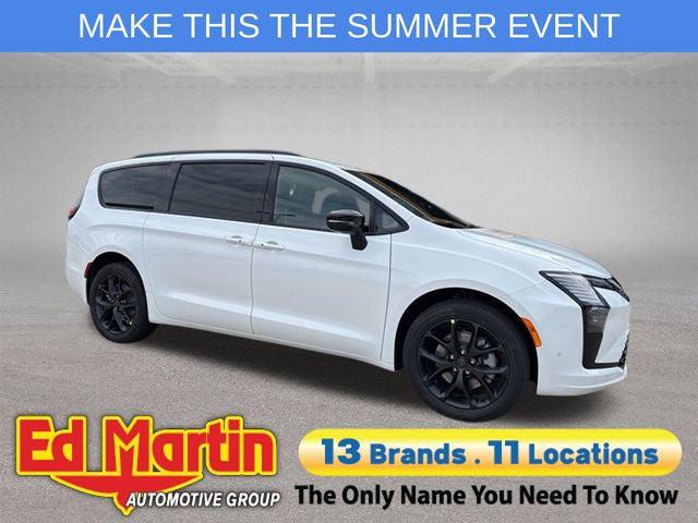 2027 Chrysler Pacifica Limited for sale in Anderson, IN