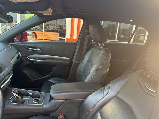 2021 Cadillac XT4 FWD Premium Luxury