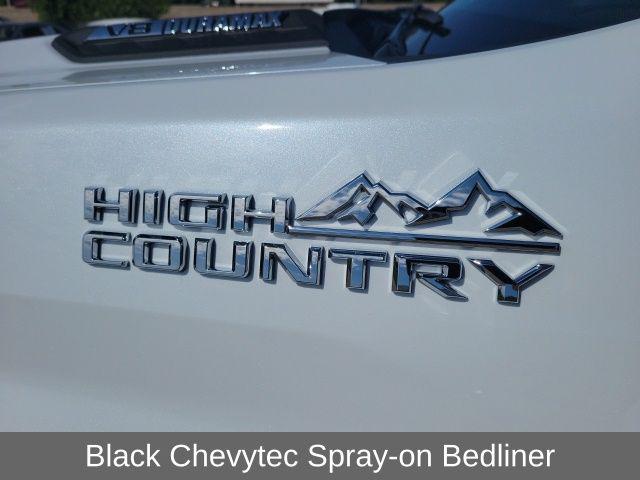 2026 Chevrolet Silverado 2500HD Crew Cab, Standard Bed, High Country, 4WD