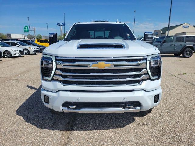 2026 Chevrolet Silverado 2500HD Crew Cab, Standard Bed, High Country, 4WD