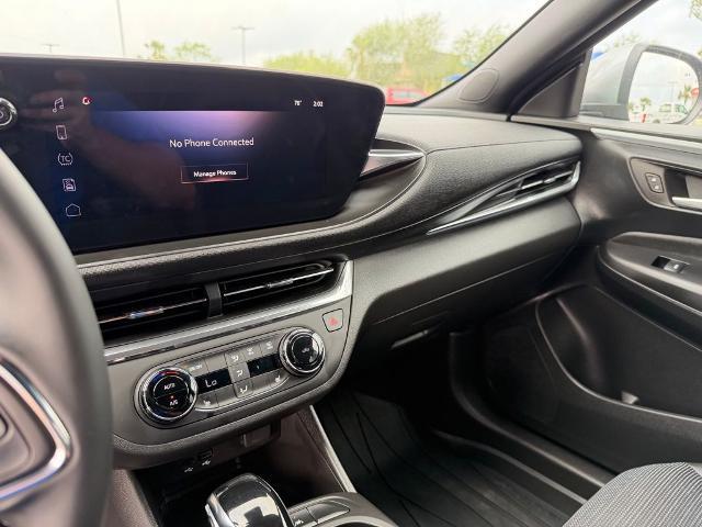 2025 Buick NV Preferred FWD