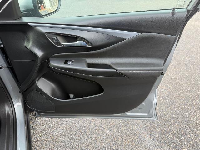 2025 Buick NV Preferred FWD