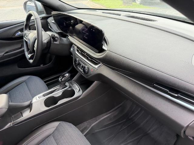 2025 Buick NV Preferred FWD