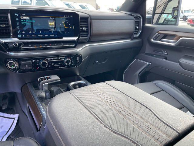 2024 Chevrolet Silverado 1500 4WD Crew Cab Short Bed High Country