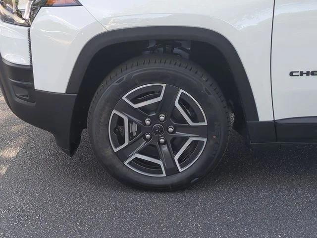 New 2026 Bright White Clear-Coat Exterior Paint Jeep Limited image 10