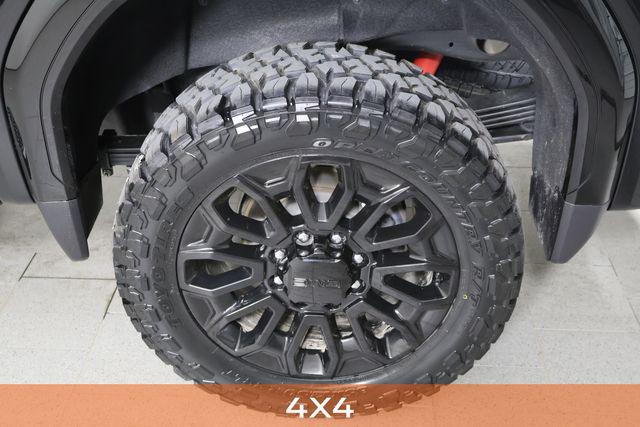 2024 GMC Sierra 2500HD 4WD Crew Cab Standard Bed Denali