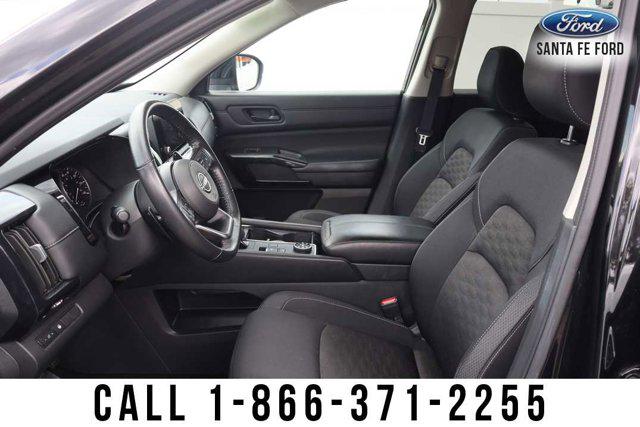 2024 Nissan Pathfinder SV 4WD