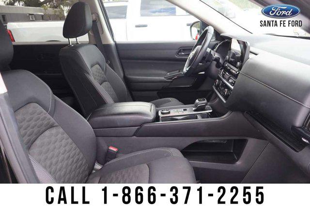 2024 Nissan Pathfinder SV 4WD
