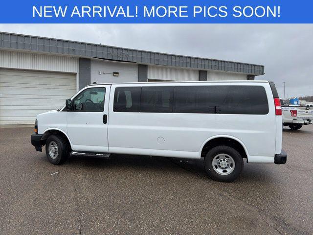 2023 Chevrolet Express Passenger RWD 3500 Extended Wheelbase LS