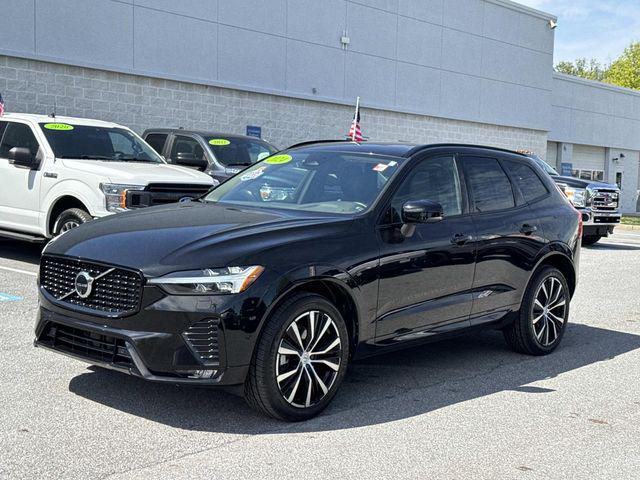 2024 Volvo XC60 B5 Plus Dark Theme