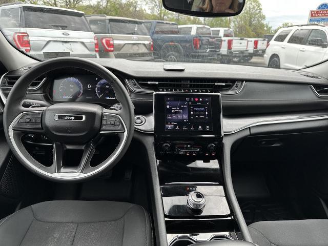 2023 Jeep Grand Cherokee L Laredo 4x4