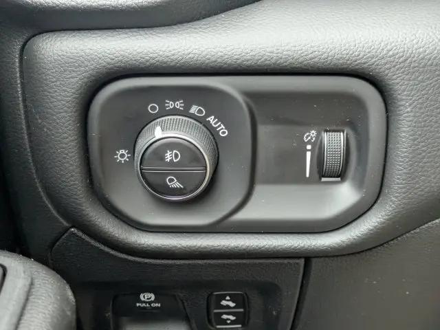 2026 Ram 1500 Big Horn Crew Cab 4x2 57 Box