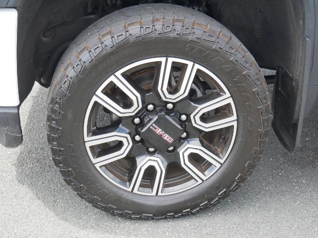 2021 GMC Sierra 2500HD 4WD Crew Cab Standard Bed AT4