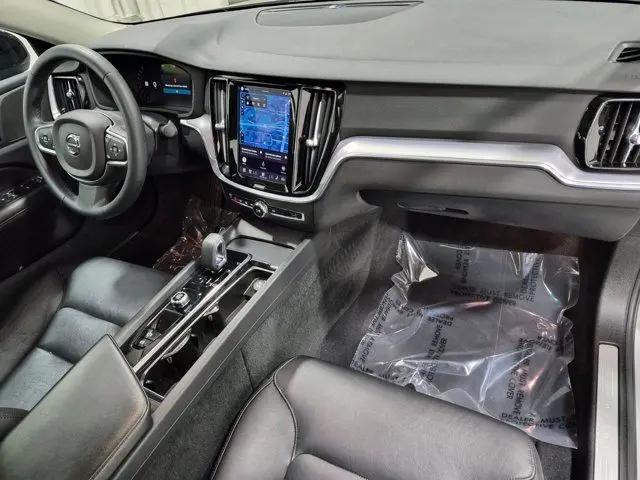 2023 Volvo S60 B5 Core Dark Theme