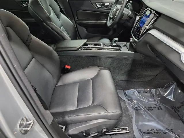 2023 Volvo S60 B5 Core Dark Theme